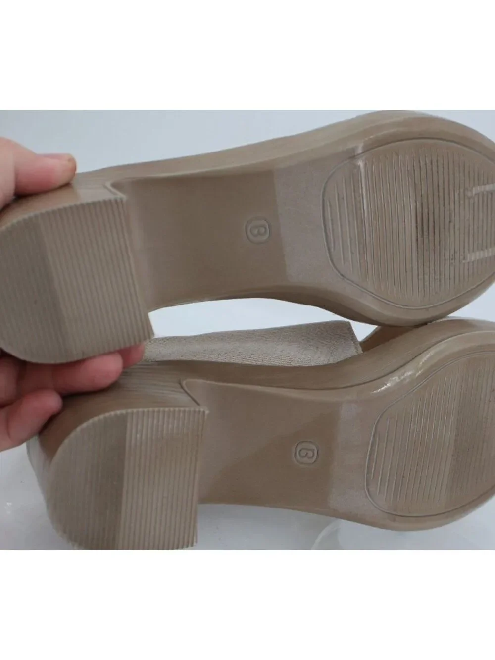 BZees Women's Eden Slingback Strappy Sandals Beige Gold Lame Fabric Size 10M